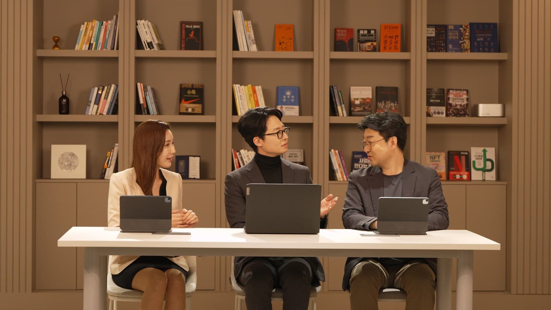 VELTIS studio view 3